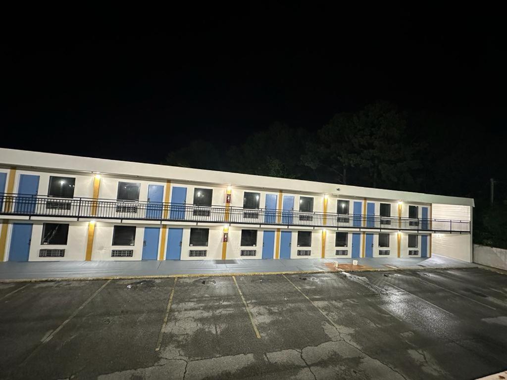 Lanett Inn Ngoại thất bức ảnh
